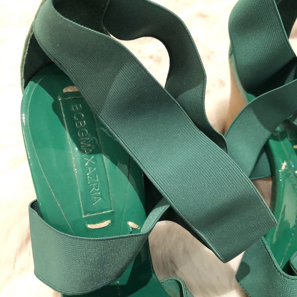 BCBGMaxAzria green elastic band and wooden heels - Picture 4 of 8